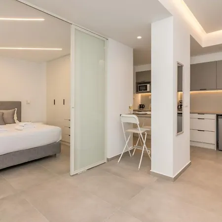 Theatrou Apartahotel